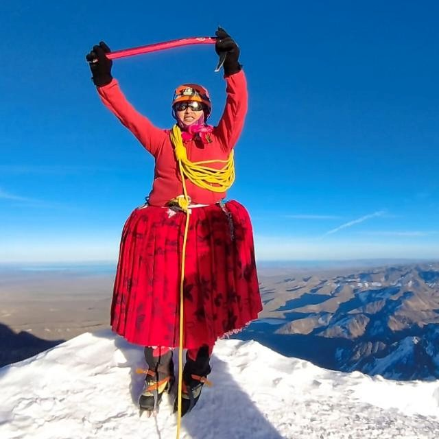 Cholitas Escaladoras: Elena Quispe en Hacia lo Salvaje
