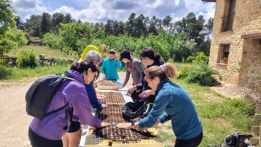 cicloturismo con biela y tierra iniciativas hacia lo salvaje
