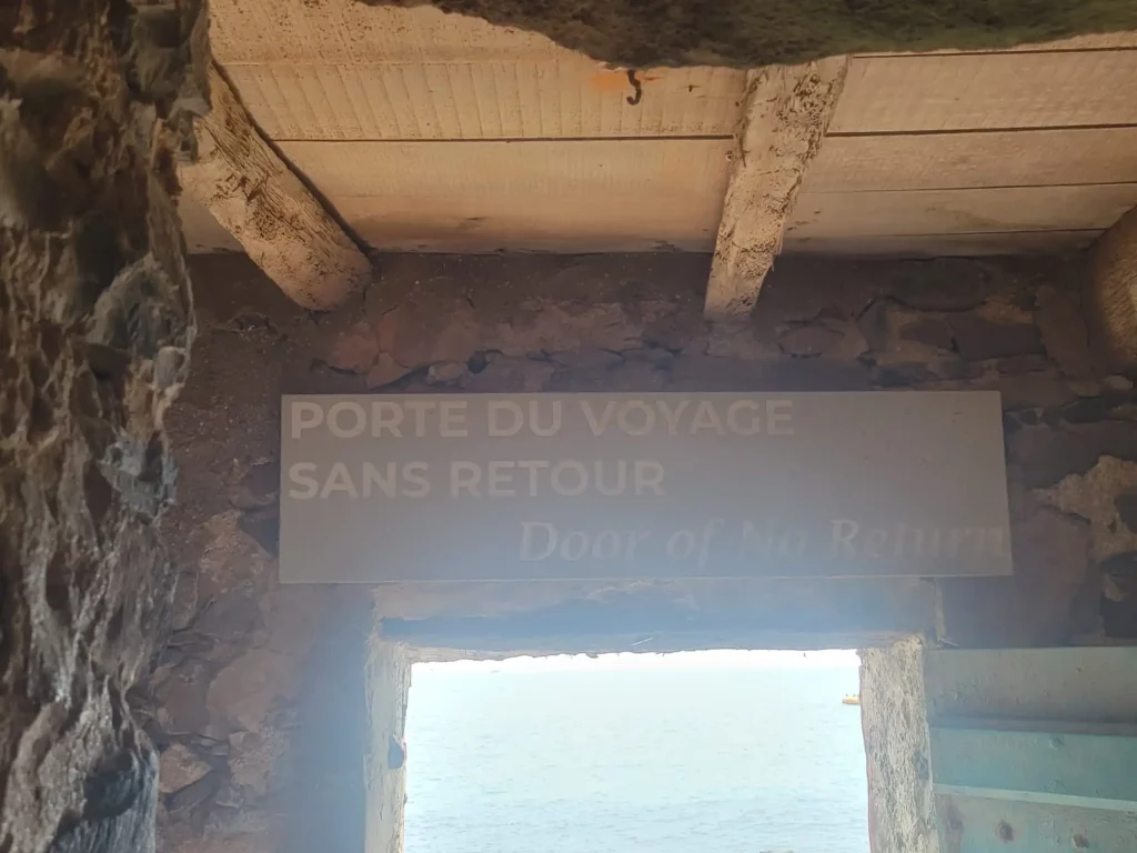 Isla de goree puerta de no retorno 2